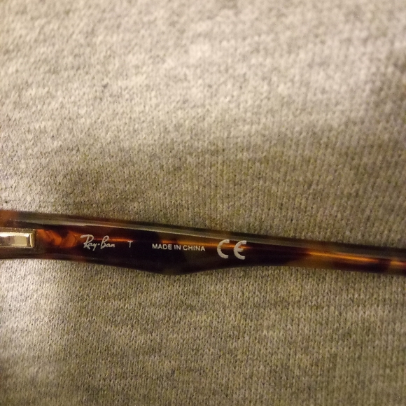 Ray ban Eyewear/ Case Included - Picture 6 of 10